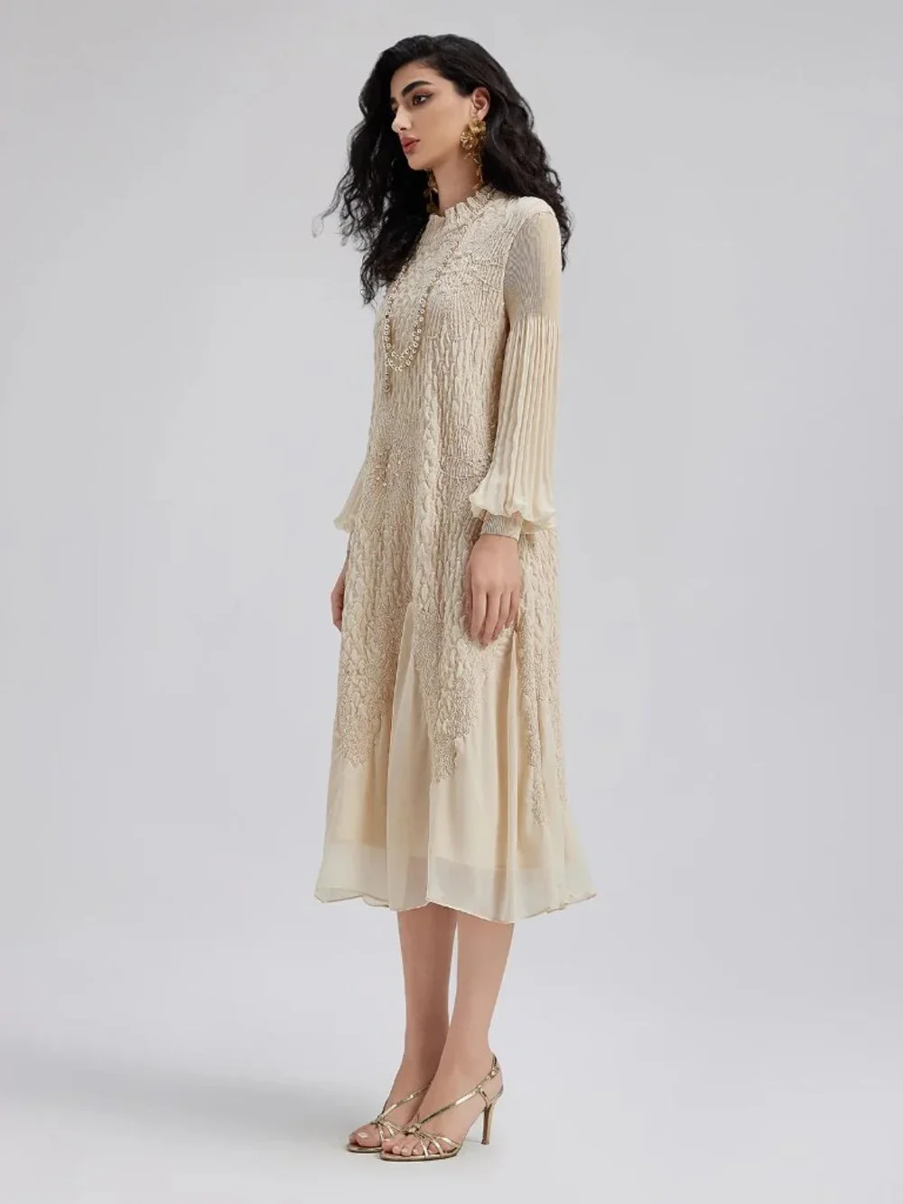 Rich Radi Q'S Round Neck Pleated Loose Embroidered Dress - Picture 8 of 15